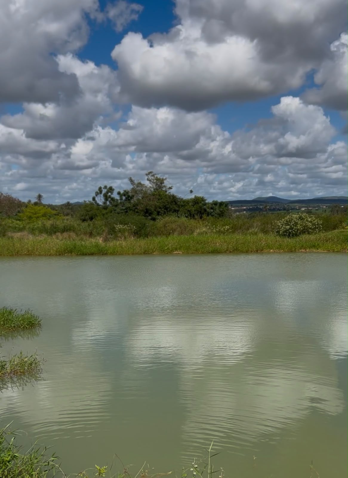 Lago e horizonte
